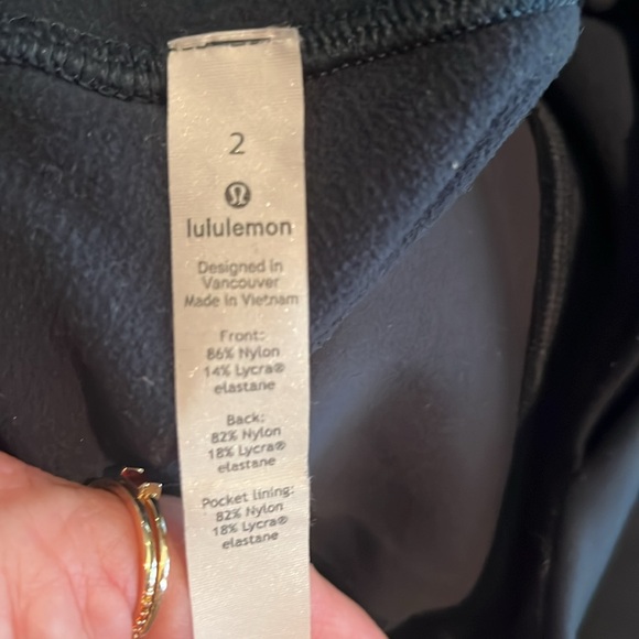 Lululemon size 2 thermal leggings with two back zipper pockets! - Picture 8 of 13